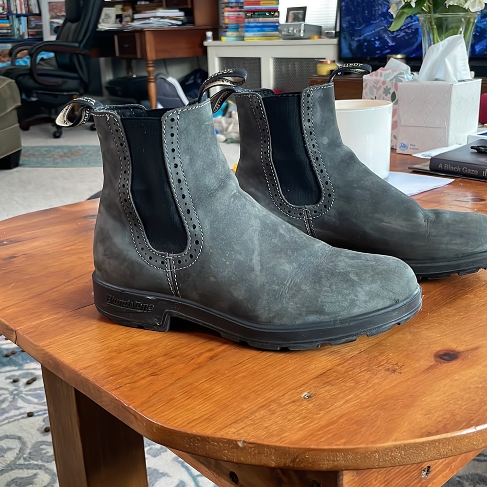 Rustic black high top blundstones